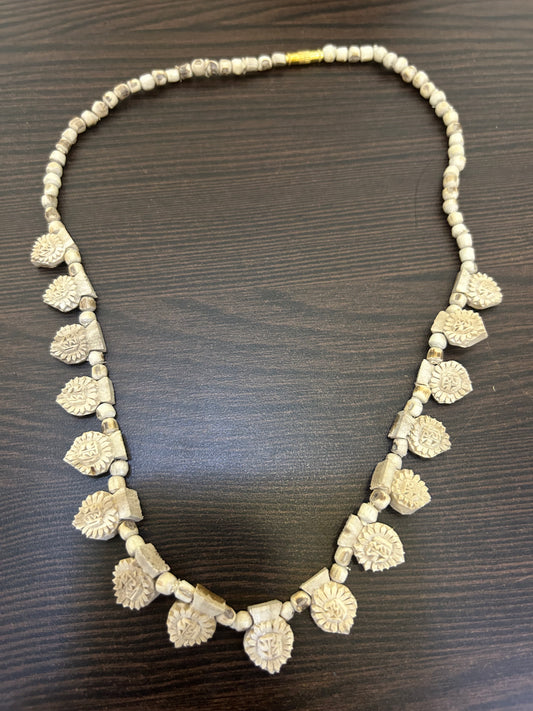 Radha Naam Pure Tulsi Paan Haar